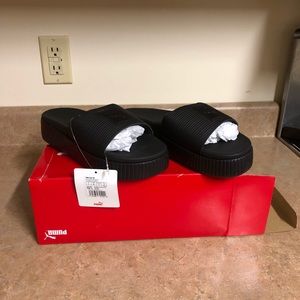 PUMA Platform slides woman size 7.5